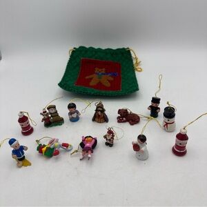 Vtg lot of 12 miniature Christmas tree and Christmas wreath decoration With Bag